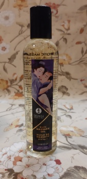 Массажное масло Kissable Massage Oil Shunga