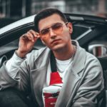 Адам Исполняет
